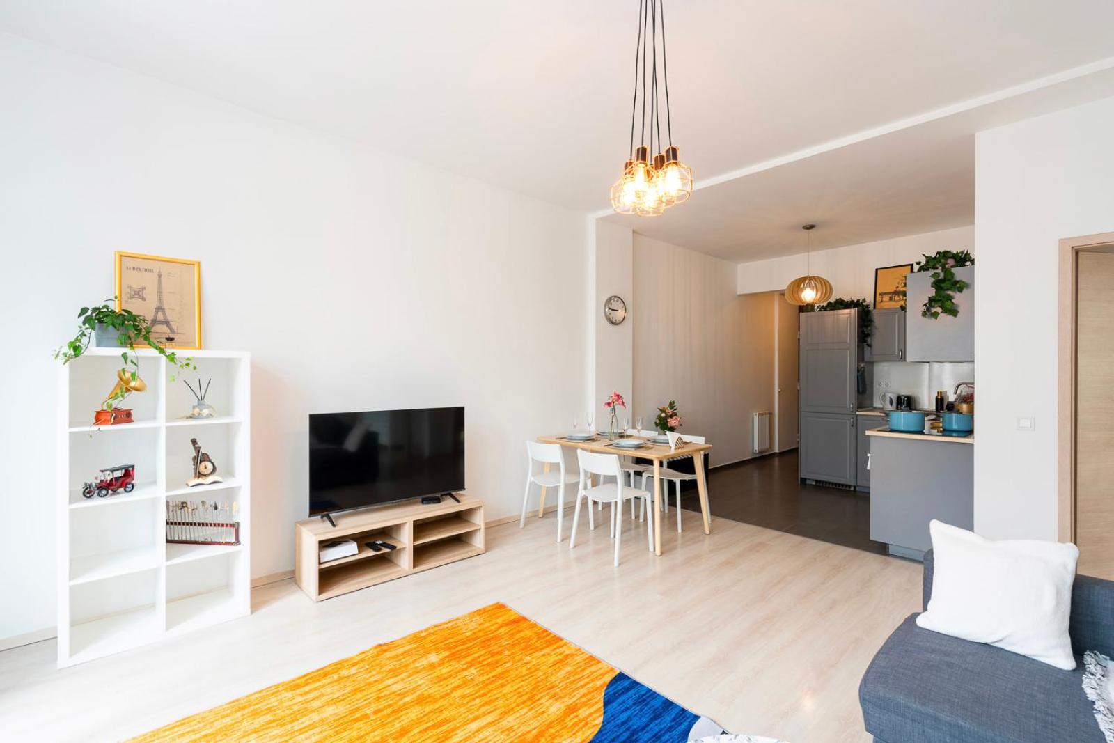 Designer Vintage Near Castle District Apartment *